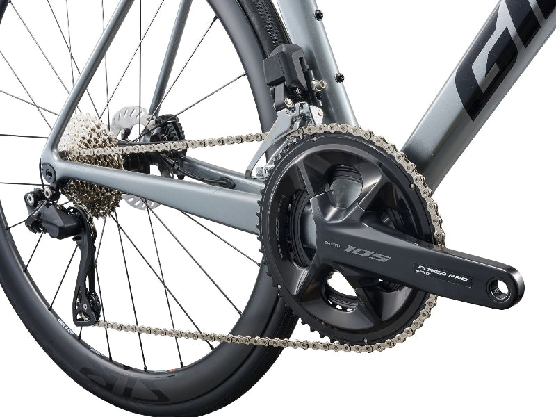 Giant TCR Advanced Pro 1 (Di2) Road Bike 2026b