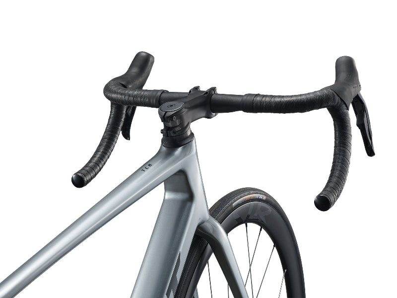 Giant TCR Advanced Pro 1 (Di2) Road Bike 2026d